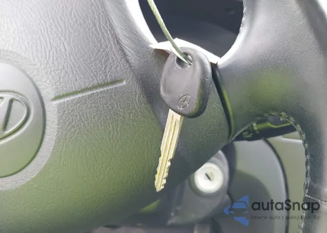 2003 Hyundai Elantra Gt from USA, damaged, VIN KMHDN55D13U099447